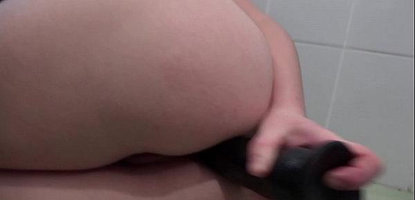  I love sucking a rubber dick, and then fuck my beautiful butt, amateur anal masturbation in the toilet.